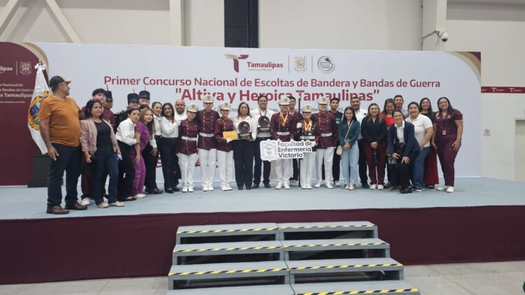 Estudiantes de la UAT obtienen primer lugar en concurso de escoltas y bandas de guerra