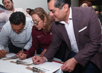 🔥 Inician colecta masiva de firmas para exigir cárcel a Cabeza de Vaca; legisladores piden a la Corte actuar ya