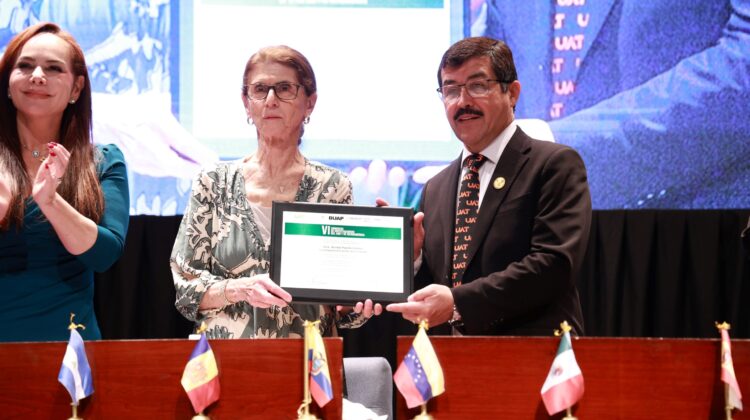 La Dra. Annie Pardo dicta conferencia magistral en la UAT