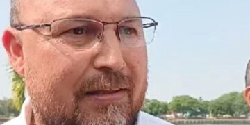 Saneamiento va en serio: Secretario de Gobierno firma convenio en La Pedrera