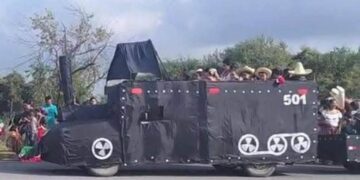 Desfile en Cruillas genera polémica por vehículos “monstruo”