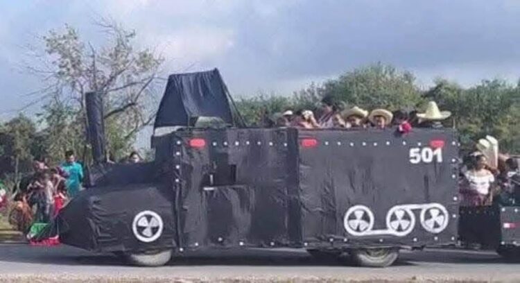 Desfile en Cruillas genera polémica por vehículos “monstruo”