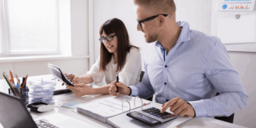 ¿Cuánto gana un contador y dónde estudiar la licenciatura en Contaduría en 2025?