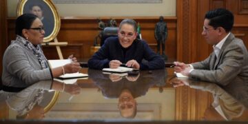 Presidente sostiene llamada con el Papa León XIV e invita al Pontífice a visitar México