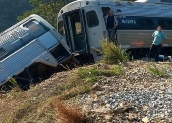 🚨 FGR investiga descarrilamiento del Tren Transístmico; hay al menos 20 heridos