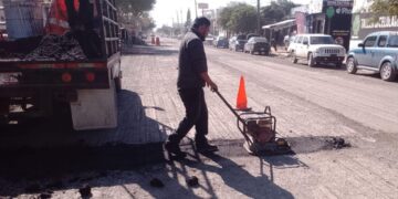 Repara Municipio daños por lluvia en avenida 27 para programar pavimentación.