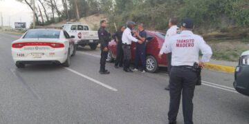 Ex agente federal amenaza con arma a Tránsito en Miramar