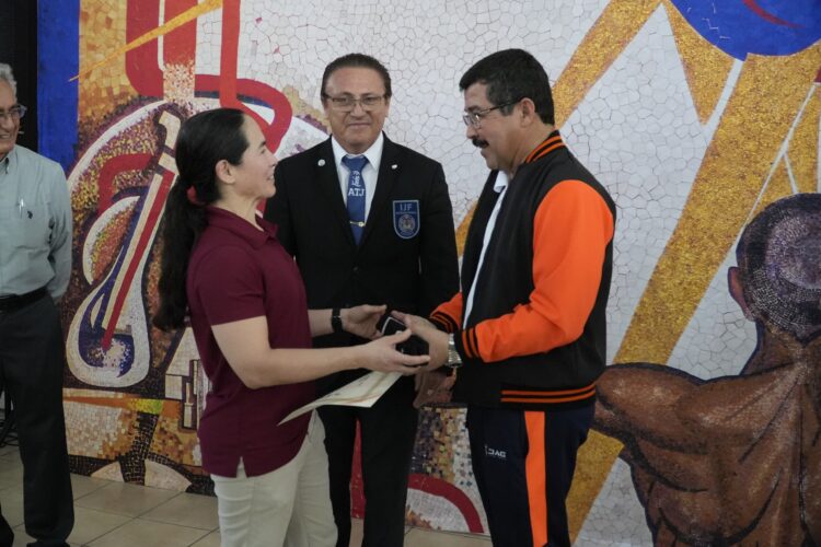 Recibe rector de la UAT reconocimiento de la Federación  Mexicana de Judo