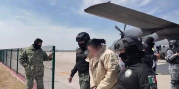 Trasladan a Estados Unidos a 37 capos del crimen organizado; varios eran buscados por el FBI