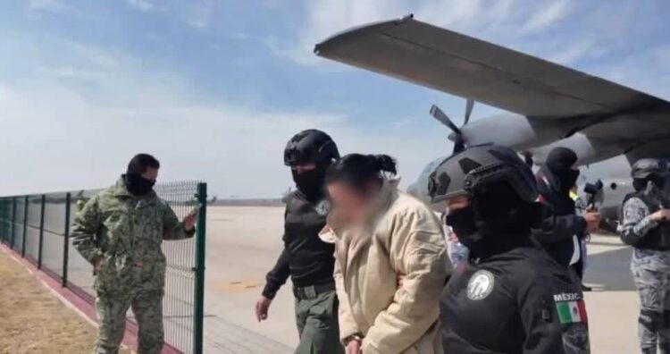 Trasladan a Estados Unidos a 37 capos del crimen organizado; varios eran buscados por el FBI