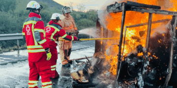 Tragedia en la Victoria–Zaragoza: conductor muere calcinado y un sobreviviente lucha por su vida