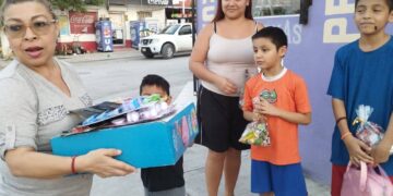 Caravana de Reyes Magos lleva alegría a colonias vulnerables de Reynosa