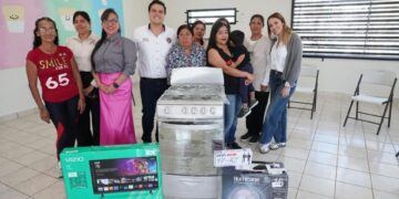 Humberto Prieto refuerza apoyo comunitario en Puerta Sur con entrega de equipamiento