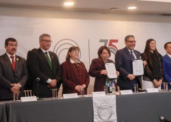Inaugura rector Dámaso Anaya el Parque Universitario de Softbol de la UAT