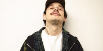 MI COMPA EL CHINO, PLASTIKBOY Y OLISSO LANZAN “250cc”: UNA FANTASÍA SONORA PARA MOVERSE SIN PRISA