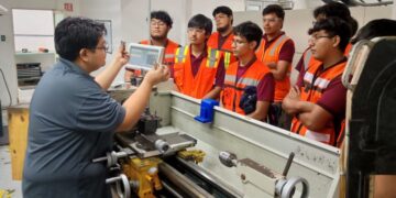 Impulsa UTTN vinculación con sector empresarial mediante visitas industriales