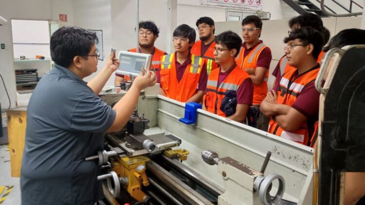 Impulsa UTTN vinculación con sector empresarial mediante visitas industriales