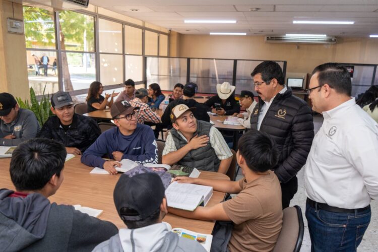 Impulsa rector lazos con la comunidad de la FIC-UAT