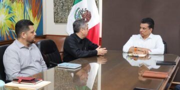 Pide alcalde a COMAPA avanzar en reparación de fugas y obras.