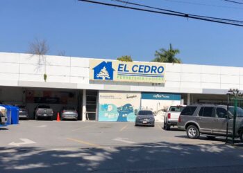 Terror en el cedro: cliente es asaltado a mano armada dentro de un negocio en ciudad victoria