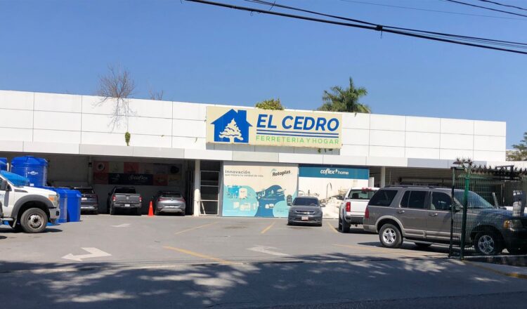 Terror en el cedro: cliente es asaltado a mano armada dentro de un negocio en ciudad victoria