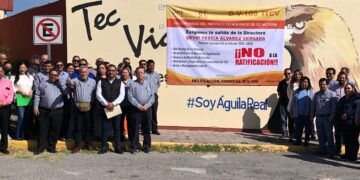Maestros y estudiantes se manifiestan en el Tecnológico de Ciudad Victoria; exigen no ratificar a directora