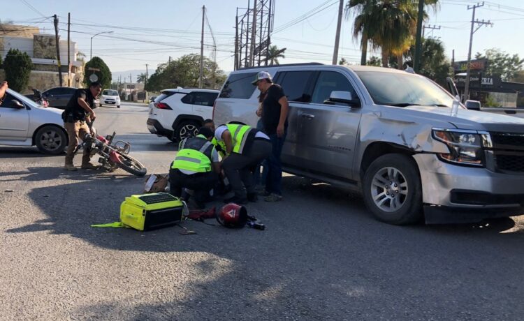 Suburban impacta a motociclista en el 12 López Mateos