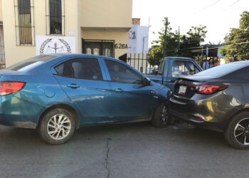 Brutal choque en el 21 Abasolo deja daños por más de 60 mil pesos