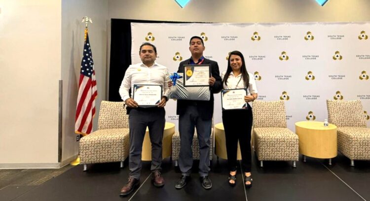 Talento de la UAT conquista certamen de tecnología en Texas