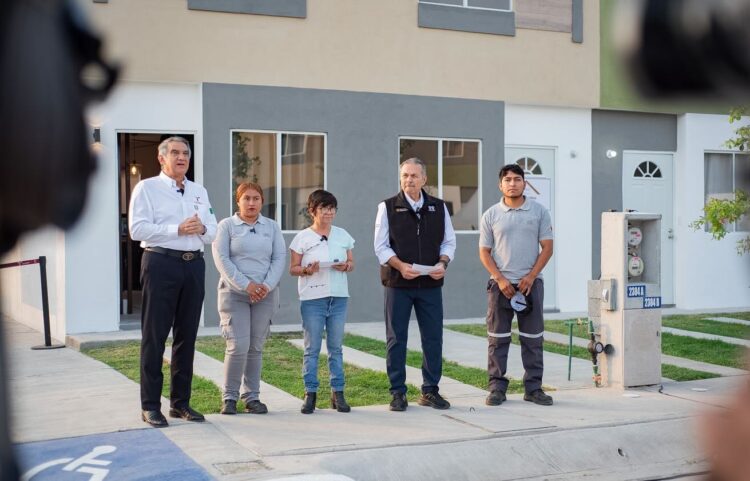 Américo Villarreal y Claudia Sheinbaum entregan viviendas a familias de Tamaulipas