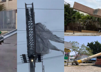 ¡Impresionante! Fuertes vientos derriban poste de anuncio panorámico en Ciudad Victoria