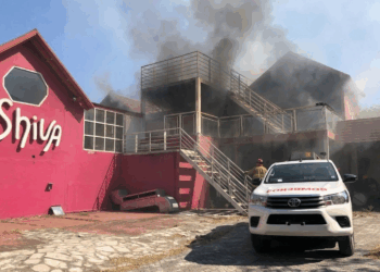 ¡Ardió en llamas! se incendia centro social “Shiva” en plena zona urbana