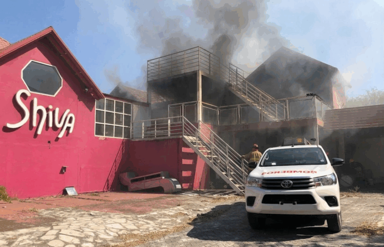 ¡Ardió en llamas! se incendia centro social “Shiva” en plena zona urbana