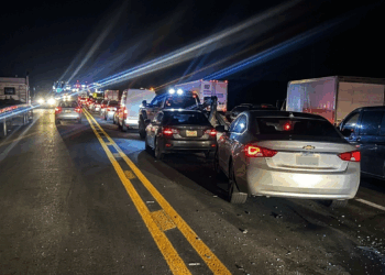 🚨 Aparatoso accidente sacude la carretera Rumbo Nuevo cerca del túnel