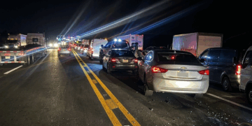 🚨 Aparatoso accidente sacude la carretera Rumbo Nuevo cerca del túnel