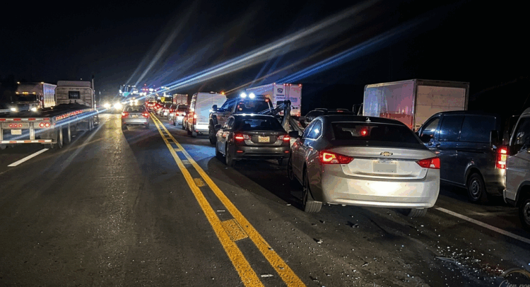 🚨 Aparatoso accidente sacude la carretera Rumbo Nuevo cerca del túnel