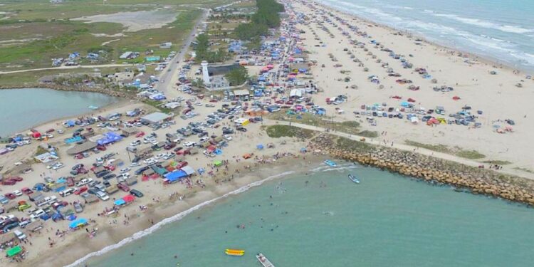 Cobro de $70.00 pesos a la Playa La Pesca genera críticas por falta de transparencia y estimaciones millonarias en Soto la Marina