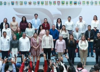 Recibe Américo cartera de proyectos 2026 y exhorta a munícipes a ejercer recursos con honestidad