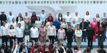 Recibe Américo cartera de proyectos 2026 y exhorta a munícipes a ejercer recursos con honestidad