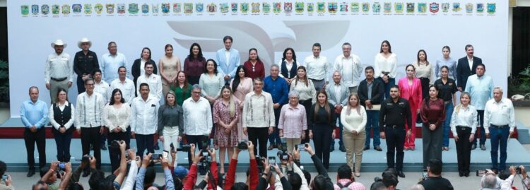 Recibe Américo cartera de proyectos 2026 y exhorta a munícipes a ejercer recursos con honestidad