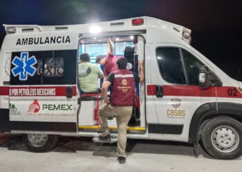 “Guardia Estatal auxilia a conductor con crisis de hipertensión en Abasolo”