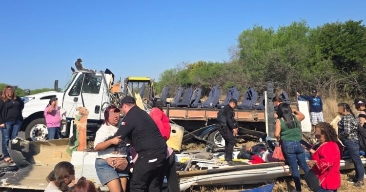 Vuelca camión en la Carretera 101 en Padilla: 15 mujeres resultan lesionadas y moviliza a la Guardia Estatal