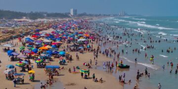 Pemex asegura: playas del Golfo están limpias tras despliegue de vigilancia intensiva