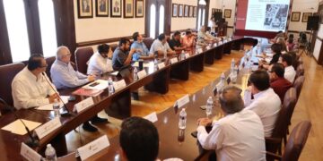 Sesiona Mesa de Ordenamiento Territorial en Victoria .