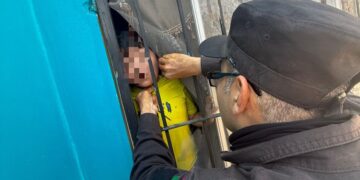 Evitan tragedia en nuevo laredo: rescatan a menor en riesgo de asfixia