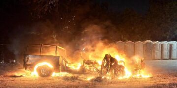 Ataque armado en La Playita de Reynosa deja policías heridos, patrulla incendiada y familias atrapadas  Subtítulo: