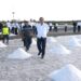 Supervisa Américo Villarreal producción de sal marina en Altamira; impulsan su crecimiento económico