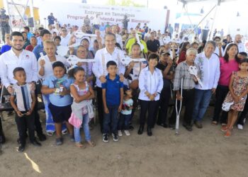 En enlace a la mañanera, presidenta Sheinbaum y Américo entregan viviendas a familias de pescadores en Tamaulipas
