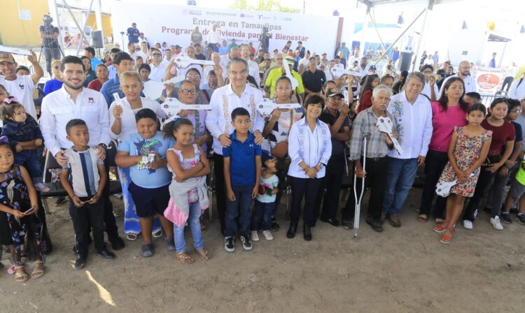 En enlace a la mañanera, presidenta Sheinbaum y Américo entregan viviendas a familias de pescadores en Tamaulipas