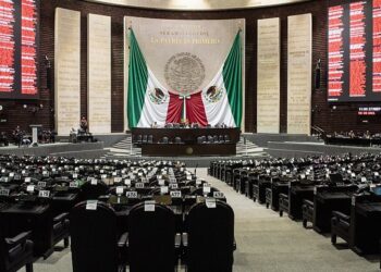 Proponen reforma para ampliar acceso laboral a migrantes en México